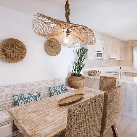 Lily Puerto del Carmen (Lanzarote)